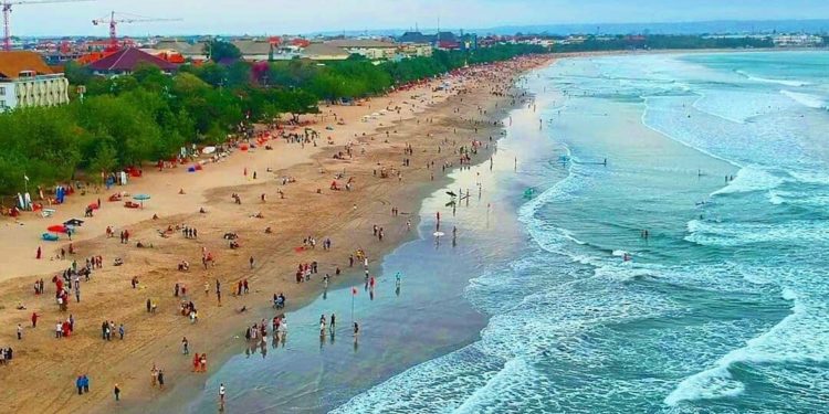 Deretan Pantai Eksotis di Indonesia yang Digemari Wisatawan Dunia