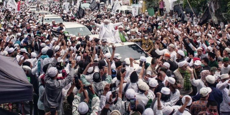 Imam Besar FPI Habib Rizieq Gaungkan Revolusi di Indonesia