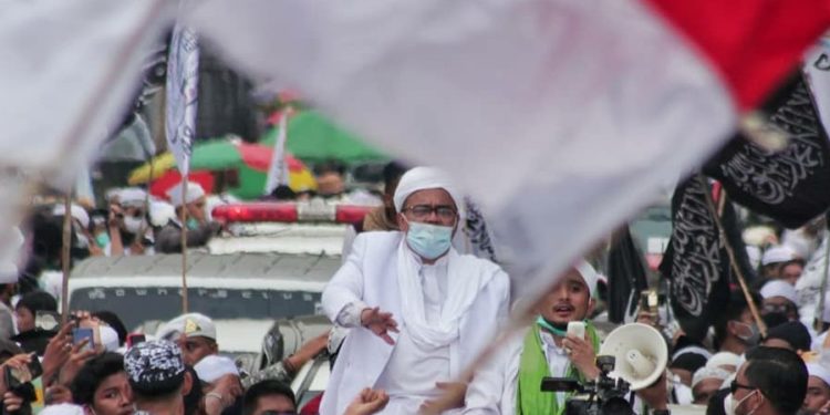 Imam Besar FPI Habib Rizieq Gaungkan Revolusi di Indonesia
