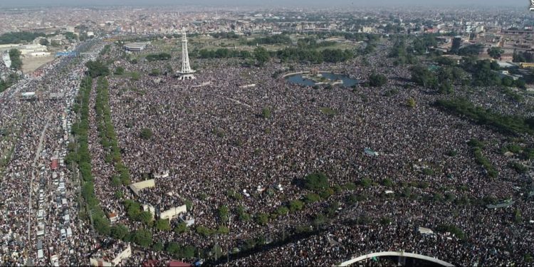 Pemakaman Ulama Pakistan Khadim Hussain Rizvi Dibanjiri Ratusan Ribu Umat Islam