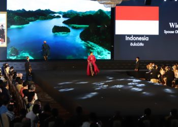 Rancangan Indonesia Memukau Panggung Thai Silk Fashion Show 2020 di Bangkok