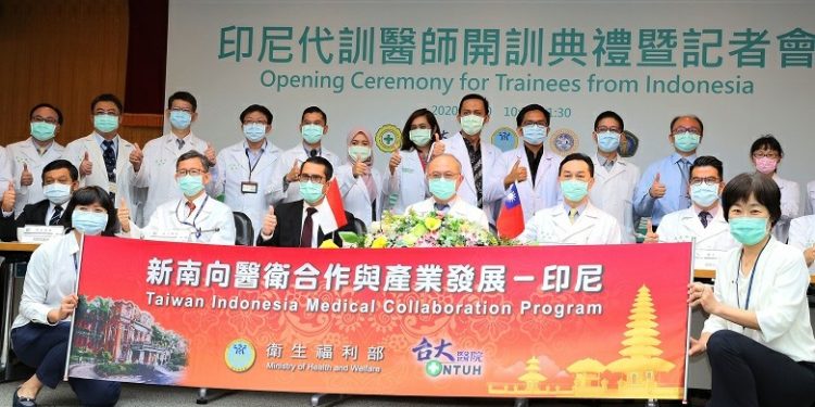 Taiwan Berbagi Pengalaman dengan Tim Medis Indonesia Tangani Covid-19