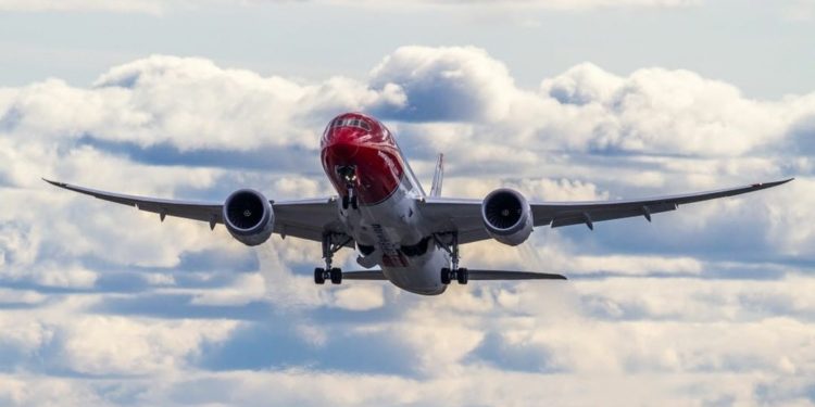 Norwegia Tutup Penerbangan dari Inggris Hingga 29 Desember