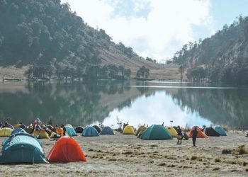 Wisata Petualangan di Gunung Semeru Ditutup Total