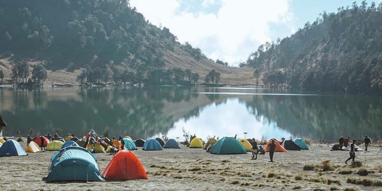 Wisata Petualangan di Gunung Semeru Ditutup Total