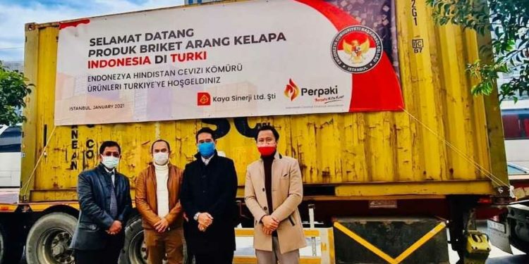Indonesia Ekspor 20 Ton Briket Arang Kelapa ke Turki