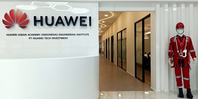 Huawei Buka ASEAN Academy Engineering Institute di Indonesia