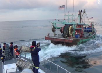 ILEGAL FISHING: 2 Kapal Malaysia Ditangkap di Selat Malaka
