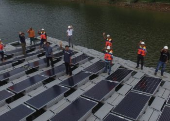 Indonesia Siap Bangun PLTS Apung di 11 Bendungan di Pulau Jawa