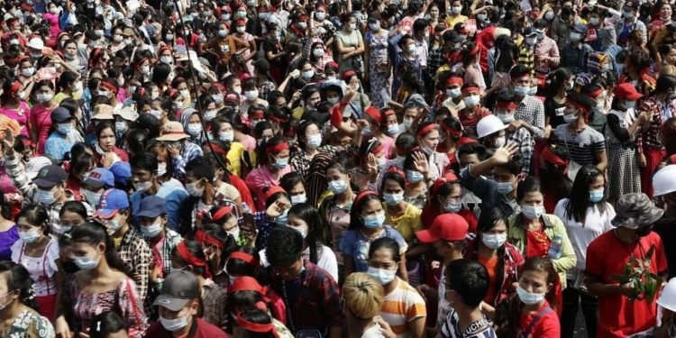 Myanmar Kian Bergolak, Rakyat Sipil Turun ke Jalan Protes Diktator Militer