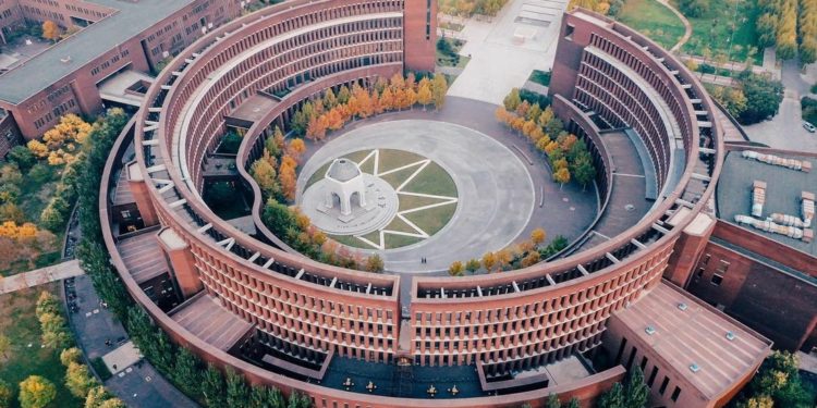 China Gunakan Nikel Rakit Robot Tentakel Luar Angkasa