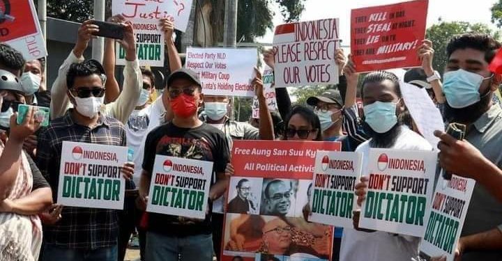 Indonesia Jadi Sorotan di Myanmar, Demonstran Protes di Depan KBRI