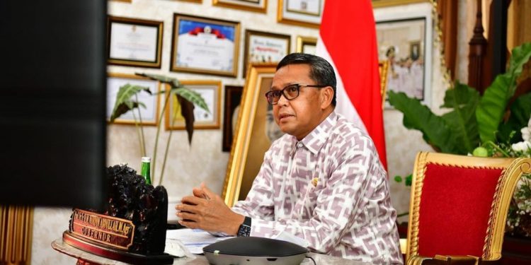 Di Indonesia, Gubernur Bergelar Profesor Ditangkap KPK Karena Diduga Korupsi