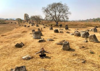 Ribuan Guci Raksasa yang Ditemukan di Kawasan Plain of Jars Laos, Masih Misterius