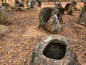 Ribuan Guci Raksasa yang Ditemukan di Kawasan Plain of Jars Laos, Masih Misterius 1