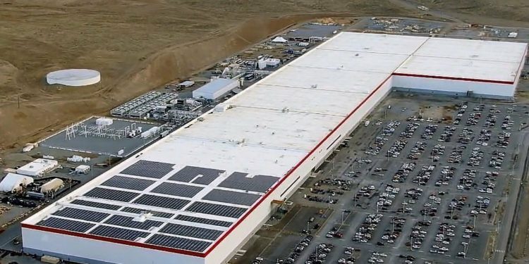 Tesla Gandeng Tambang Nikel Kaledonia Baru untuk Bahan Baku Baterai
