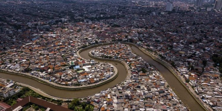 Mitigasi Banjir, Jakarta Siapkan Rp5 Triliun Normalisasi Sungai Ciliwung