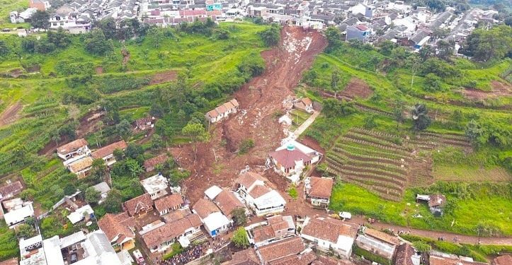 Alih Fungsi Kawasan, Biang Malapetaka Banjir dan Longsor di Indonesia