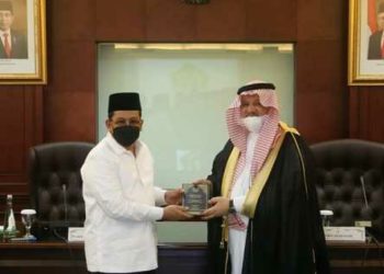Arab Saudi Sumbang 100 Ton Kurma dan 10 Ribu Mushaf Alquran untuk Indonesia