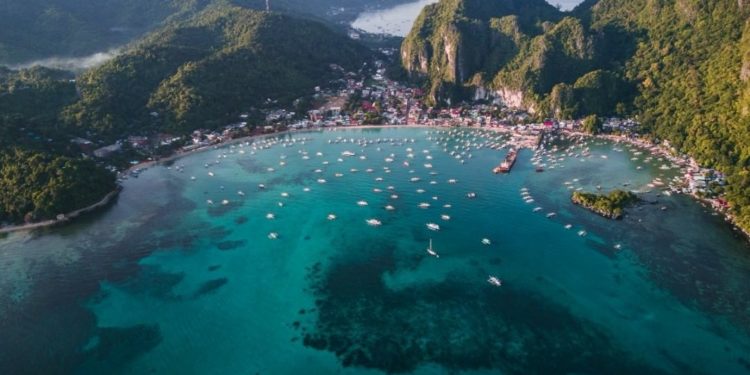 Filipina Kerahkan Patroli Udara Pantau Kapal China di Laut China Selatan
