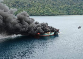 Indonesia Musnahkan 10 Kapal Illegal Fishing Berbendera Vietnam di Laut Natuna Utara