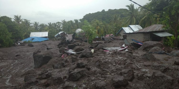 Banjir di Flores : 41 Meninggal, 27 Orang Masih Hilang