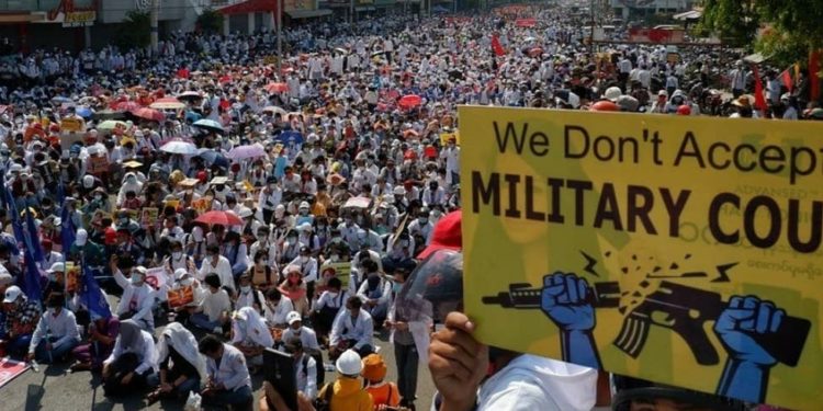 Kota Yangon Dicat Merah Darah oleh Demonstran