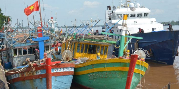 5 Kapal Vietnam Spesialis Pemburu Cumi Diringkus di Laut Natuna Utara