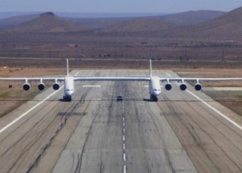 Pesawat Terbesar di Dunia Buatan Stratolaunch Sukses Uji Coba Terbang Kedua