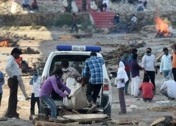 Sungai Gangga di India Terus Dipenuhi Mayat Korban Covid-19