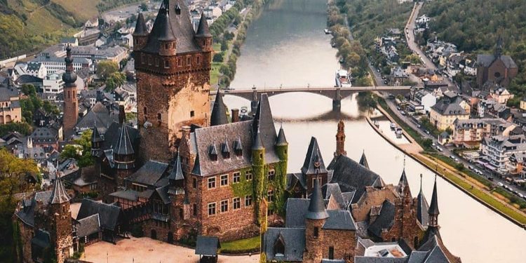 Jerman Sambut Wisatawan Global yang Sudah Vaksinasi Covid-19