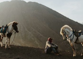 Indonesia Buka Kembali Kunjungan Wisata Alam di Gunung Bromo dan Semeru