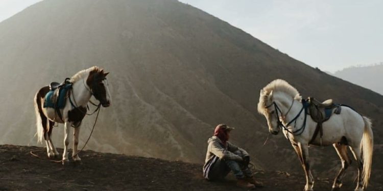 Indonesia Buka Kembali Kunjungan Wisata Alam di Gunung Bromo dan Semeru