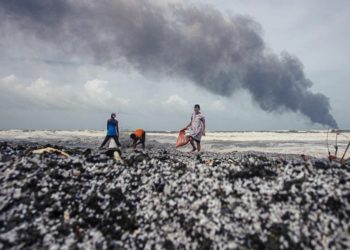 Laut Tercemar Limbah, Pemerintah Sri Lanka dan Operator MV X-Press Pearl Digugat