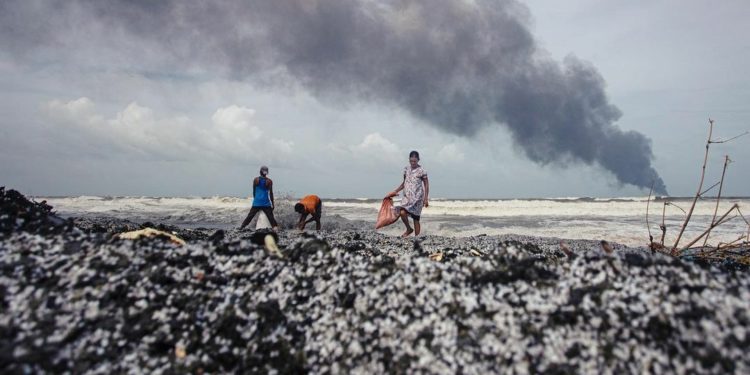 Laut Tercemar Limbah, Pemerintah Sri Lanka dan Operator MV X-Press Pearl Digugat