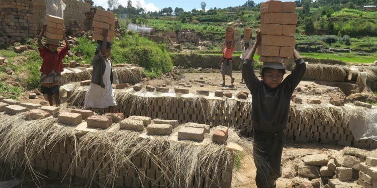 Pekerja Anak di Dunia Meningkat Tajam Capai 160 Juta