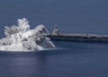 Simulasi Perang di Laut, Militer AS Ledakkan Bom Ukuran 40.000 Pon