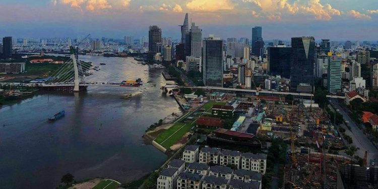 Wabah Covid-19 Melonjak, Pemerintah Vietnam Karantina Ketat Kota Ho Chi Minh