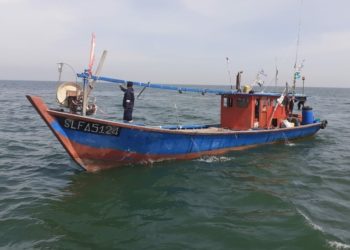 Dua Kapal Trawl Asal Malaysia Ditangkap di Selat Malaka