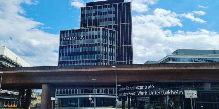Investasi Rp117 Triliun, Daimler, Stellantis dan TotalEnergies Kolaborasi Bangun Pabrik Baterai