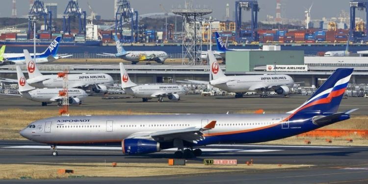 Tokyo Batalkan Ratusan Penerbangan akibat Topan Mindulle