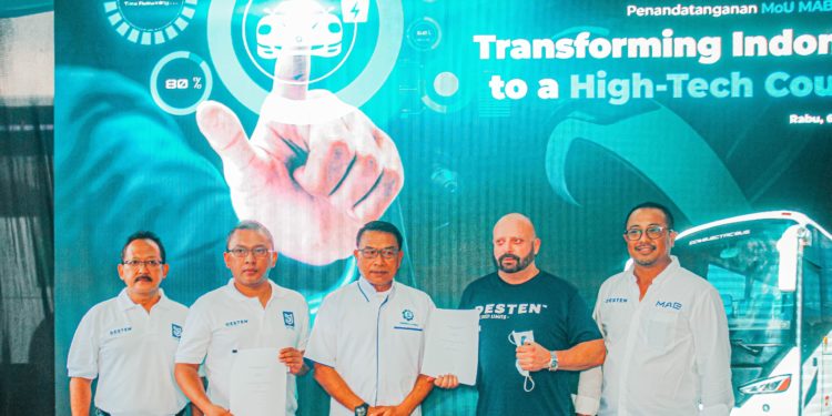 DESTEN dan MAB Luncurkan Ultra Fast Charging Kendaraan Listrik di Indonesia