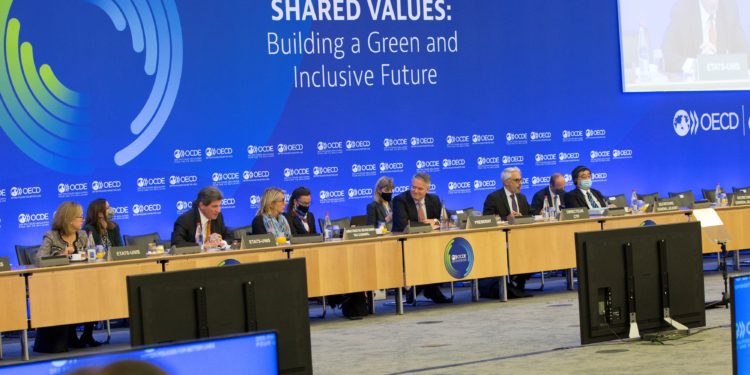 Pertemuan Dewan Menteri OECD: Indonesia Siap Pimpin Perdagangan Karbon Dunia