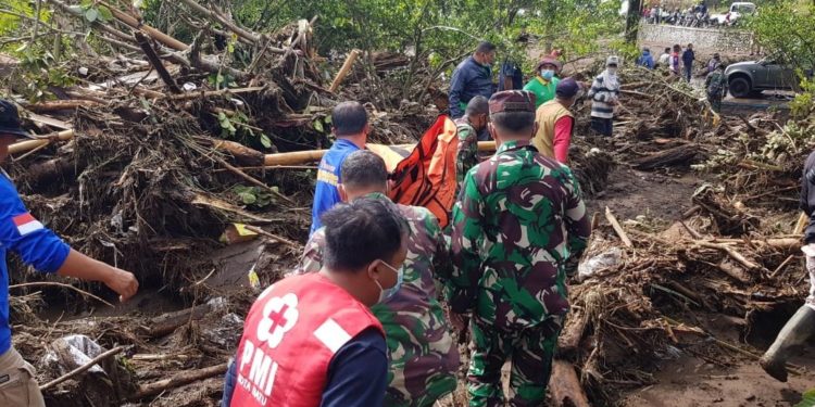 Banjir di Kota Batu: 6 Korban Jiwa Ditemukan, 3 Masih Hilang