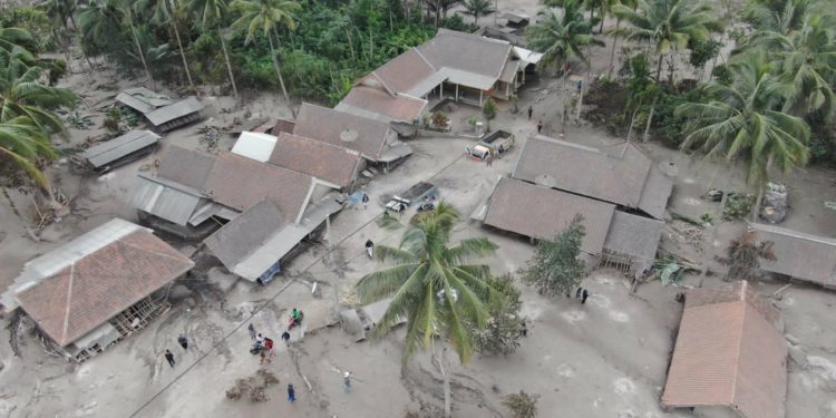Erupsi Gunung Semeru: Korban Jiwa Bertambah Jadi 22 Orang, 27 Masih Hilang