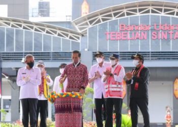 Investasi Rp580 Miliar, Jokowi Resmikan Bandara Tebelian di Sintang, Kalbar