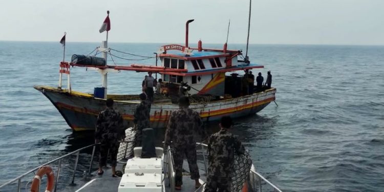 ILLEGAL FISHING: Satu Kapal Malaysia dan 6 Kapal Indonesia Ditangkap