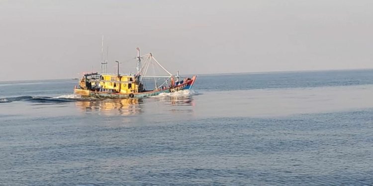 ILLEGAL FISHING: Indonesia Tangkap Kapal Ikan Malaysia di Selat Malaka