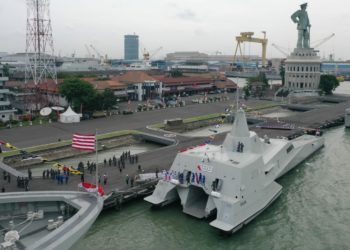 TNI Angkat Laut Tambah Kekuatan Tempur dengan Kapal Siluman KRI Golok-688