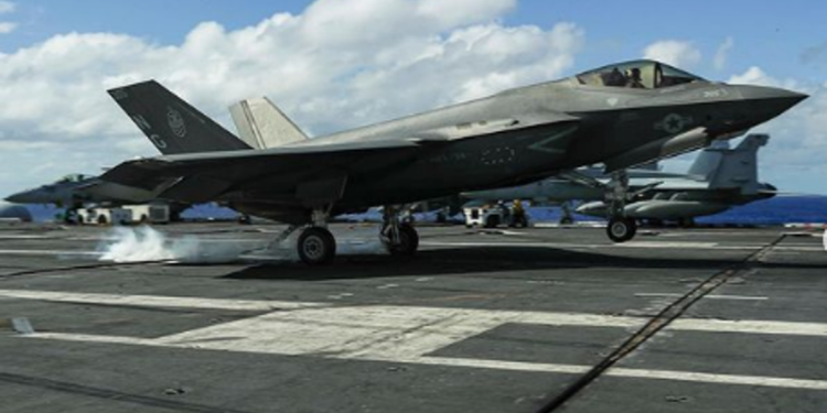 Jet Tempur F-35 AS Jatuh dari Kapal Induk di Laut China Selatan